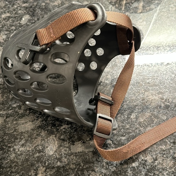 BARKLESS Short Snout Dog Muzzle, Soft Silicone Flat Faced Muzzle French Bulldog - Picture 8 of 11